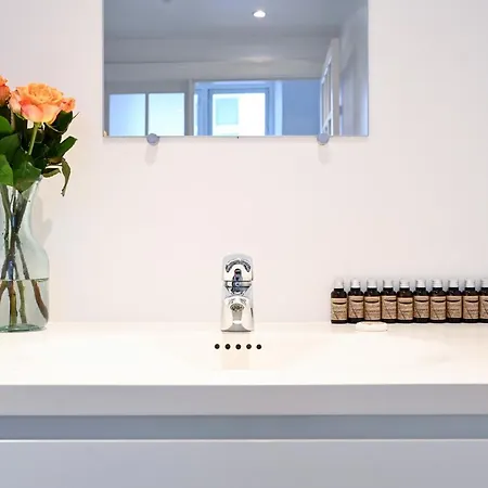 Sanders Tower - Dreamy Two-bedroom In Charming